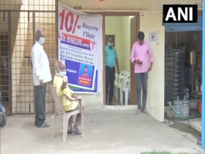 Hyderabad doctor starts Rs 10 clinic to serve economically weaker section | Hyderabad doctor starts Rs 10 clinic to serve economically weaker section