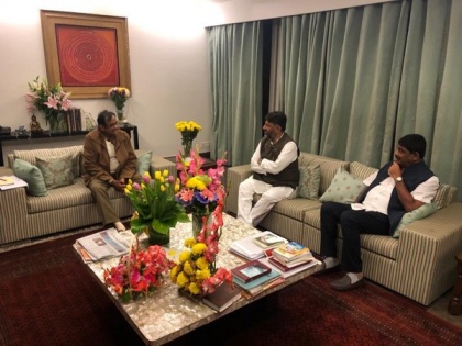 Delhi: Congress leaders Shivakumar, Suresh meet Chidambaram | Delhi: Congress leaders Shivakumar, Suresh meet Chidambaram