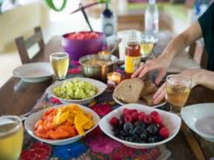 Heavy breakfast and light dinner way to a slim body, says study | Heavy breakfast and light dinner way to a slim body, says study