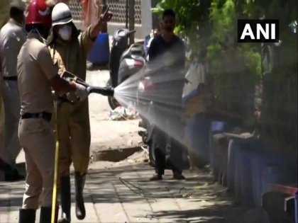 COVID-19: Delhi Police sanitises Nizamuddin area post congregation | COVID-19: Delhi Police sanitises Nizamuddin area post congregation