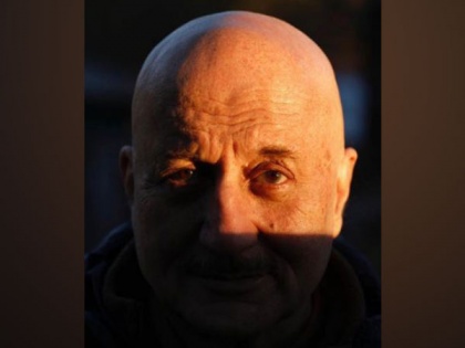 'Don't close your eyes and cry': Anupam Kher pens down motivational thought | 'Don't close your eyes and cry': Anupam Kher pens down motivational thought