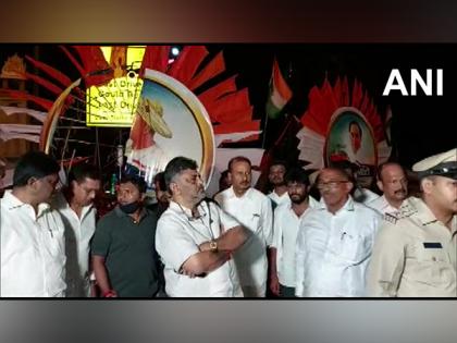 Karnataka Police arrests 3 for vandalising Tipu Sultan posters put up by Congress | Karnataka Police arrests 3 for vandalising Tipu Sultan posters put up by Congress