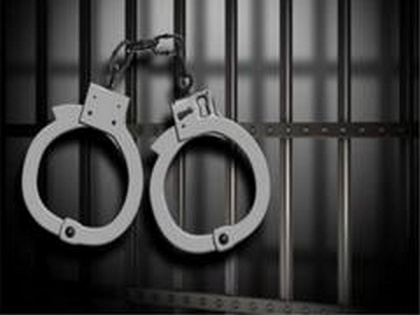 Four arrested for robbing a man in Delhi | Four arrested for robbing a man in Delhi