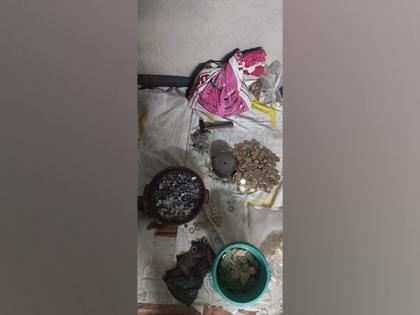 5 held for making counterfeit Indian coins, manufacturing and supply unit seized in Delhi | 5 held for making counterfeit Indian coins, manufacturing and supply unit seized in Delhi