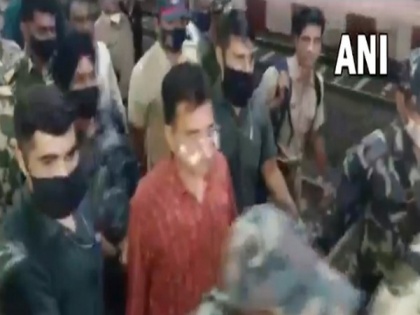Maharashtra: BJP leader Kirit Somaiya detained at Karad railway station | Maharashtra: BJP leader Kirit Somaiya detained at Karad railway station