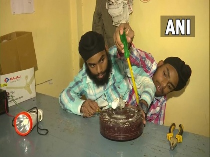 Amritsar's conjoined twins Sohna-Mohna bag govt job | Amritsar's conjoined twins Sohna-Mohna bag govt job