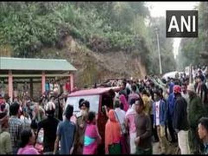 TMC student leader accuses BJP workers of attacking house, party rubbishes claim | TMC student leader accuses BJP workers of attacking house, party rubbishes claim