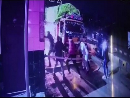 5 booked for vandalising toll plaza in Indore | 5 booked for vandalising toll plaza in Indore