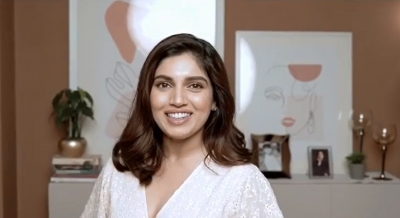 Bhumi Padnekar on a signing spree | Bhumi Padnekar on a signing spree Bhumi Padnekar on a signing spree | Bhumi Padnekar on a signing spree