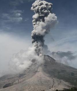 Indonesia's Mount Sinabung volcano erupts | Indonesia's Mount Sinabung volcano erupts