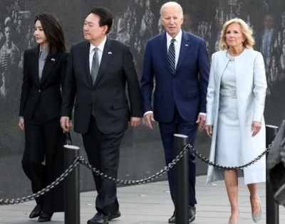 Yoon, Biden pay respects at Korean War memorial | Yoon, Biden pay respects at Korean War memorial
