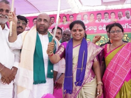 'Visit any household to see benefits of KCR's schemes', Kavitha dares Cong | 'Visit any household to see benefits of KCR's schemes', Kavitha dares Cong