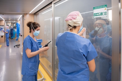 Spain announces return of facemasks in hospitals | Spain announces return of facemasks in hospitals
