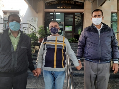 Man who forged documents to deposit Rs 9 cr during demonetisation held | Man who forged documents to deposit Rs 9 cr during demonetisation held