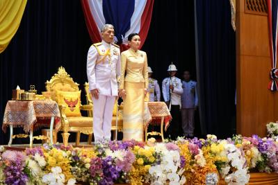 Thai King, Queen inspect soldiers manufacturing COVID-19 supplies | Thai King, Queen inspect soldiers manufacturing COVID-19 supplies