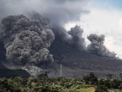 Indonesia's Ibu volcano erupts, ash up to 1,200m | Indonesia's Ibu volcano erupts, ash up to 1,200m