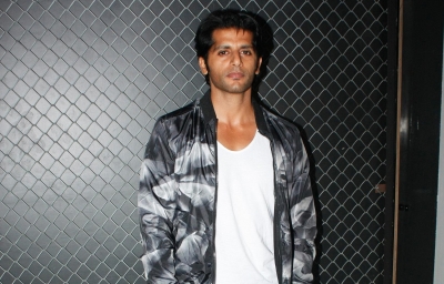 Karanvir Bohra launches 'Lockdown with KV' | Karanvir Bohra launches 'Lockdown with KV' Karanvir Bohra launches 'Lockdown with KV' | Karanvir Bohra launches 'Lockdown with KV'