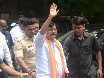 ED grills Sena MP Sanjay Raut for 10 hrs in money-laundering probe (LD) | ED grills Sena MP Sanjay Raut for 10 hrs in money-laundering probe (LD)