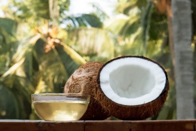 Why coconut oil is proven to be the best hair oil | Why coconut oil is proven to be the best hair oil