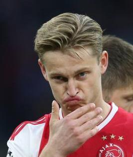 Barcelona midfielder Frenkie de Jong suffers leg injury | Barcelona midfielder Frenkie de Jong suffers leg injury