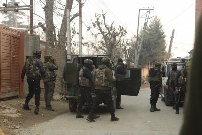 Gunfight breaks out at Awantipore in J&K | Gunfight breaks out at Awantipore in J&K