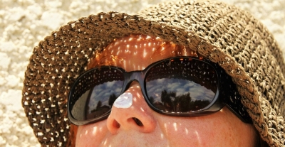 How a common sunscreen ingredient damages coral reefs | How a common sunscreen ingredient damages coral reefs How a common sunscreen ingredient damages coral reefs | How a common sunscreen ingredient damages coral reefs