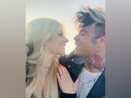 Avril Lavigne gets engaged to boyfriend Mod Sun, shares proposal pictures | Avril Lavigne gets engaged to boyfriend Mod Sun, shares proposal pictures