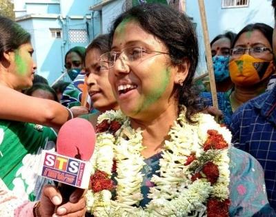 Political slugfest erupts as Trinamool councillor's name figures in list of tampered OMR sheets | Political slugfest erupts as Trinamool councillor's name figures in list of tampered OMR sheets