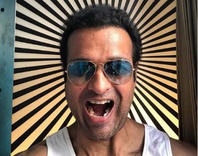 'Rajinikanth tested positive for corona': Rohit Roy trolled for this post | 'Rajinikanth tested positive for corona': Rohit Roy trolled for this post