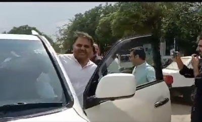 Former Pak minister Fawad Chaudhry runs back into court to avoid arrest, gets protection | Former Pak minister Fawad Chaudhry runs back into court to avoid arrest, gets protection