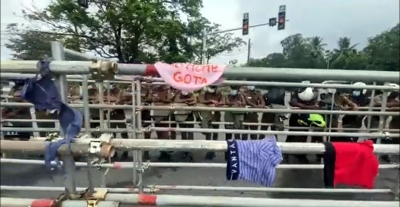 Situation tense in Colombo, 9 injured in clashes between protesters | Situation tense in Colombo, 9 injured in clashes between protesters
