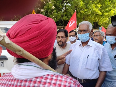 CPI protests over Lakhimpur incident, traffic halted at ITO | CPI protests over Lakhimpur incident, traffic halted at ITO