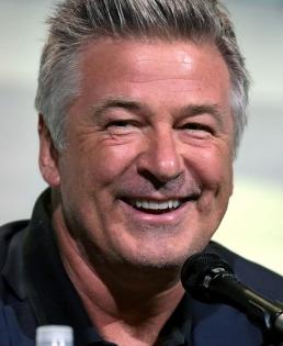 Alec Baldwin accidentally shoots cinematographer dead on movie set | Alec Baldwin accidentally shoots cinematographer dead on movie set