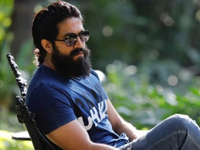 Yash becomes emotional on overwhelming success of 'KGF: Chapter 2' | Yash becomes emotional on overwhelming success of 'KGF: Chapter 2'