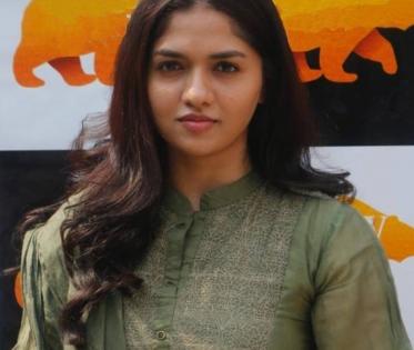 Sunainaa to play lead in female-centric flick 'Regina' | Sunainaa to play lead in female-centric flick 'Regina' Sunainaa to play lead in female-centric flick 'Regina' | Sunainaa to play lead in female-centric flick 'Regina'