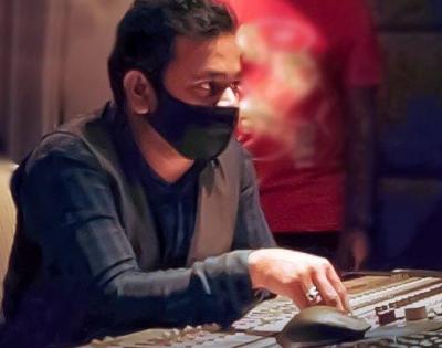 A.R. Rahman, Sivamani rev up the beat in 'Ponniyin Selvan' BTS video | A.R. Rahman, Sivamani rev up the beat in 'Ponniyin Selvan' BTS video