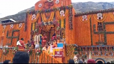Badrinath temple opens, first prayers held on PM Modi's behalf | Badrinath temple opens, first prayers held on PM Modi's behalf