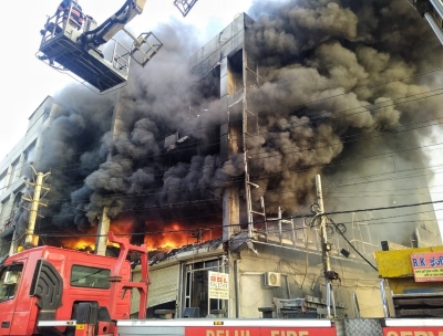 Mundka blaze: NDRF on spot, rescue op still underway | Mundka blaze: NDRF on spot, rescue op still underway