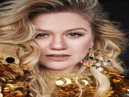 When Taylor Swift sent Kelly Clarkson a 'cute' gift after ‘1989’ re-release | When Taylor Swift sent Kelly Clarkson a 'cute' gift after ‘1989’ re-release When Taylor Swift sent Kelly Clarkson a 'cute' gift after ‘1989’ re-release | When Taylor Swift sent Kelly Clarkson a 'cute' gift after ‘1989’ re-release