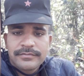 Maoist commander, accused of killing 48 cops in J'khand-Bihar, surrenders | Maoist commander, accused of killing 48 cops in J'khand-Bihar, surrenders