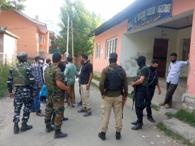 Kashmiri Pandit govt employee shot dead in J&K | Kashmiri Pandit govt employee shot dead in J&K Kashmiri Pandit govt employee shot dead in J&K | Kashmiri Pandit govt employee shot dead in J&K
