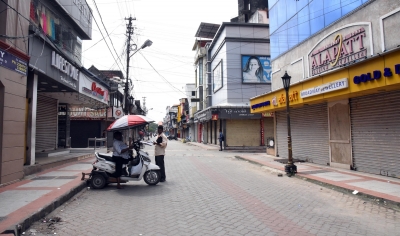 Kerala toddy shops open and close in a flash | Kerala toddy shops open and close in a flash