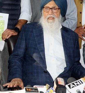 Oldest at 94, Badal files nomination for Punjab polls | Oldest at 94, Badal files nomination for Punjab polls