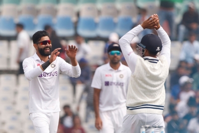 1st Test: Jadeja takes five as India enforce follow-on against Sri Lanka | 1st Test: Jadeja takes five as India enforce follow-on against Sri Lanka