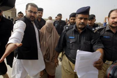 Pakistan: Police raids homes of Afghan refugees in Islamabad, arrests several people | Pakistan: Police raids homes of Afghan refugees in Islamabad, arrests several people Pakistan: Police raids homes of Afghan refugees in Islamabad, arrests several people | Pakistan: Police raids homes of Afghan refugees in Islamabad, arrests several people