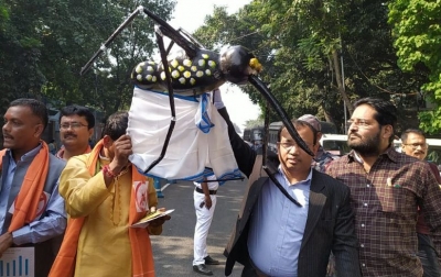 Dengue effect: BJP MLAs protest in Bengal Assembly with sari-clad mosquito replica | Dengue effect: BJP MLAs protest in Bengal Assembly with sari-clad mosquito replica