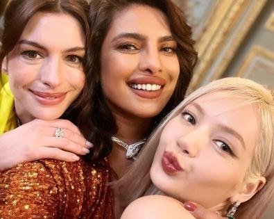 Priyanka Chopra Jonas poses with Anne Hathaway, Blackpink's Lisa | Priyanka Chopra Jonas poses with Anne Hathaway, Blackpink's Lisa