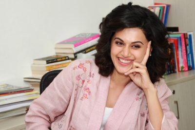 When Taapsee tried VR for the first time | When Taapsee tried VR for the first time When Taapsee tried VR for the first time | When Taapsee tried VR for the first time