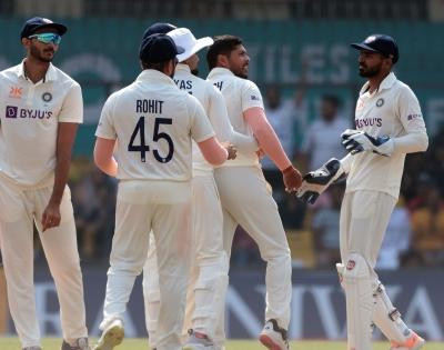 3rd Test, Day 2: India trail Australia by 75 runs at lunch after Umesh, Ashwin heroics | 3rd Test, Day 2: India trail Australia by 75 runs at lunch after Umesh, Ashwin heroics