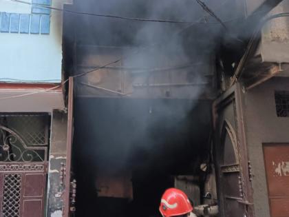 Fire breaks out in Delhi madarsa, 17 fire tenders rushed to the spot | Fire breaks out in Delhi madarsa, 17 fire tenders rushed to the spot